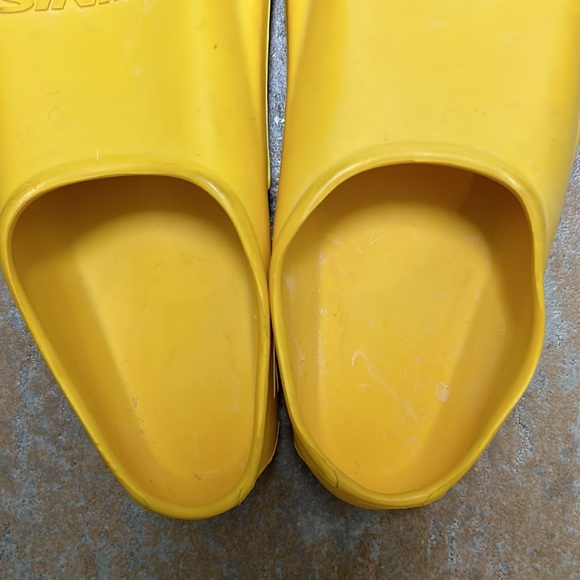 Finis Zoomers Gold Fin, Size C (See pic for size chart). - Picture 5 of 7